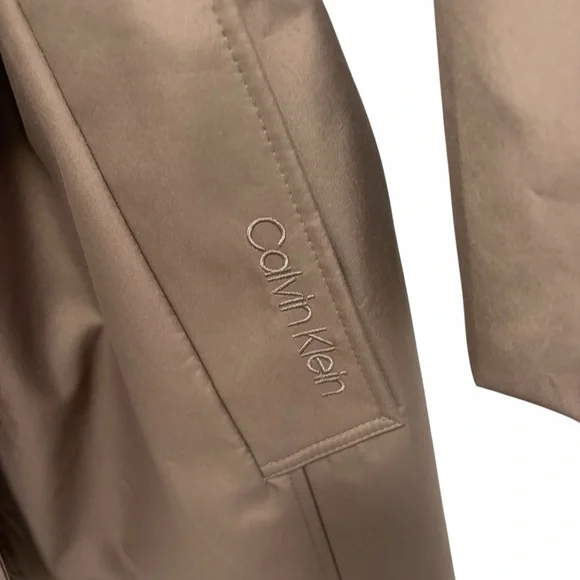 Calvin Klien Tan Khaki Taupe Belted Knee Length Trench Coat - Like New - Large - Picture 4 of 10